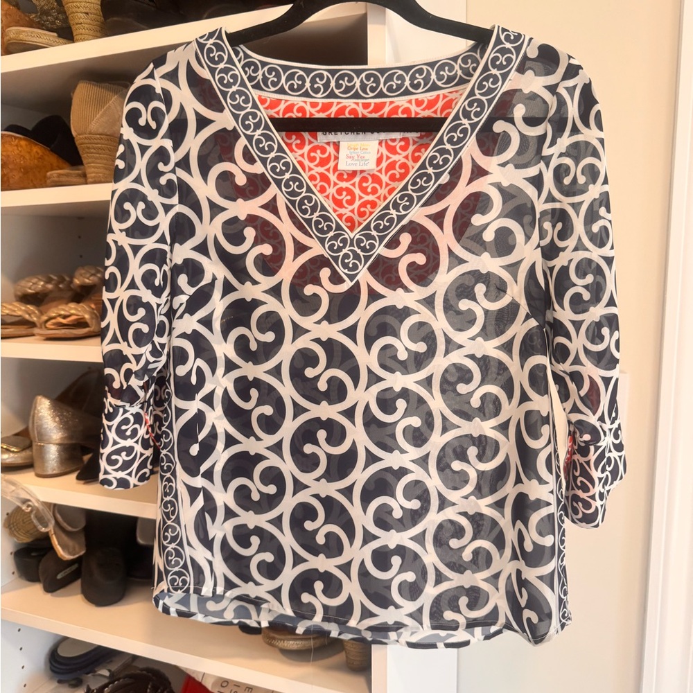 Gretchen Scott Designs 3/4 Sleeve Graphic Blouse in Navy and White